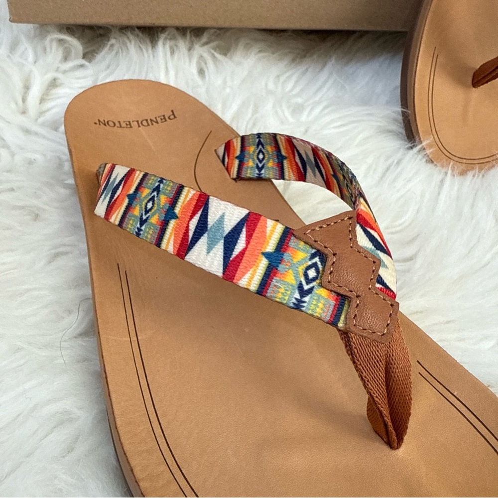 Pendleton Fire Legend Leather And Fabric Southwest Print Thong Sandals 8 NEW! - Picture 2 of 7